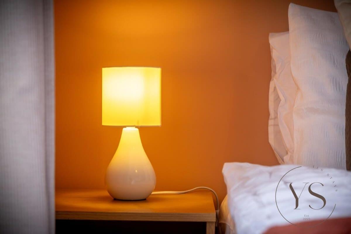 Sienna Longton Studio 2C - Wi-Fi, Alton Towers, Netflix Stoke-on-Trent Екстериор снимка